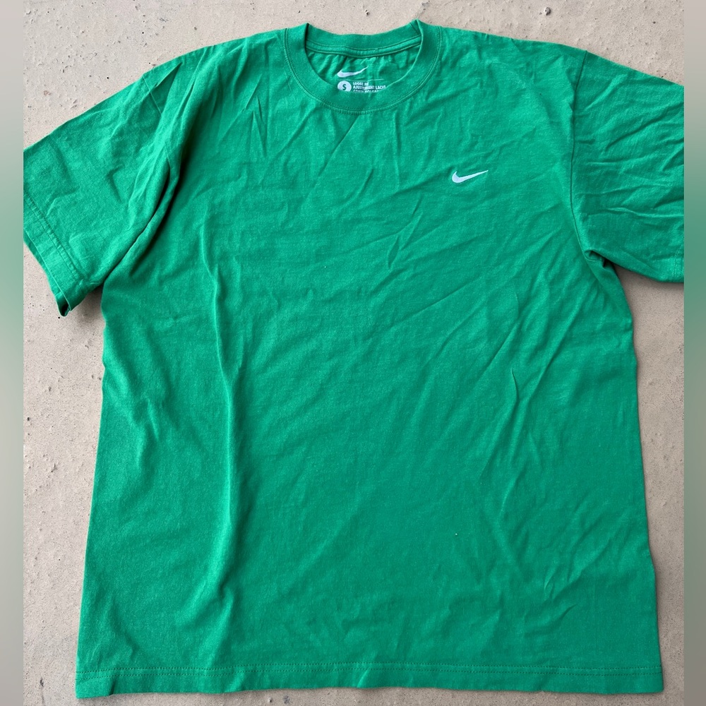 Y2K Single Swoosh Nike Shirt - Picture 1 of 3